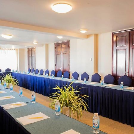 Beachfront Hotel Vung Tau Exterior photo