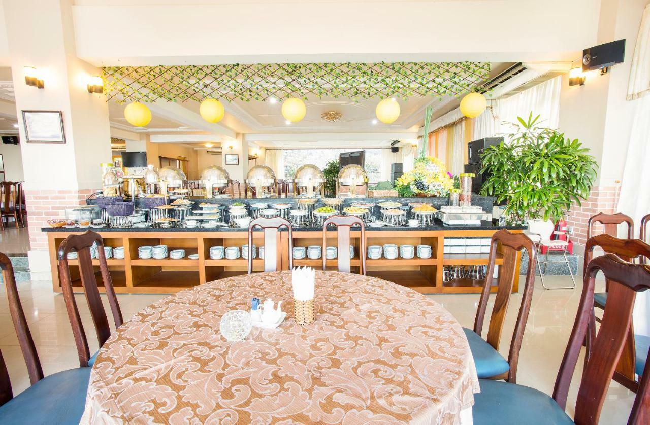 Beachfront Hotel Vung Tau Exterior photo